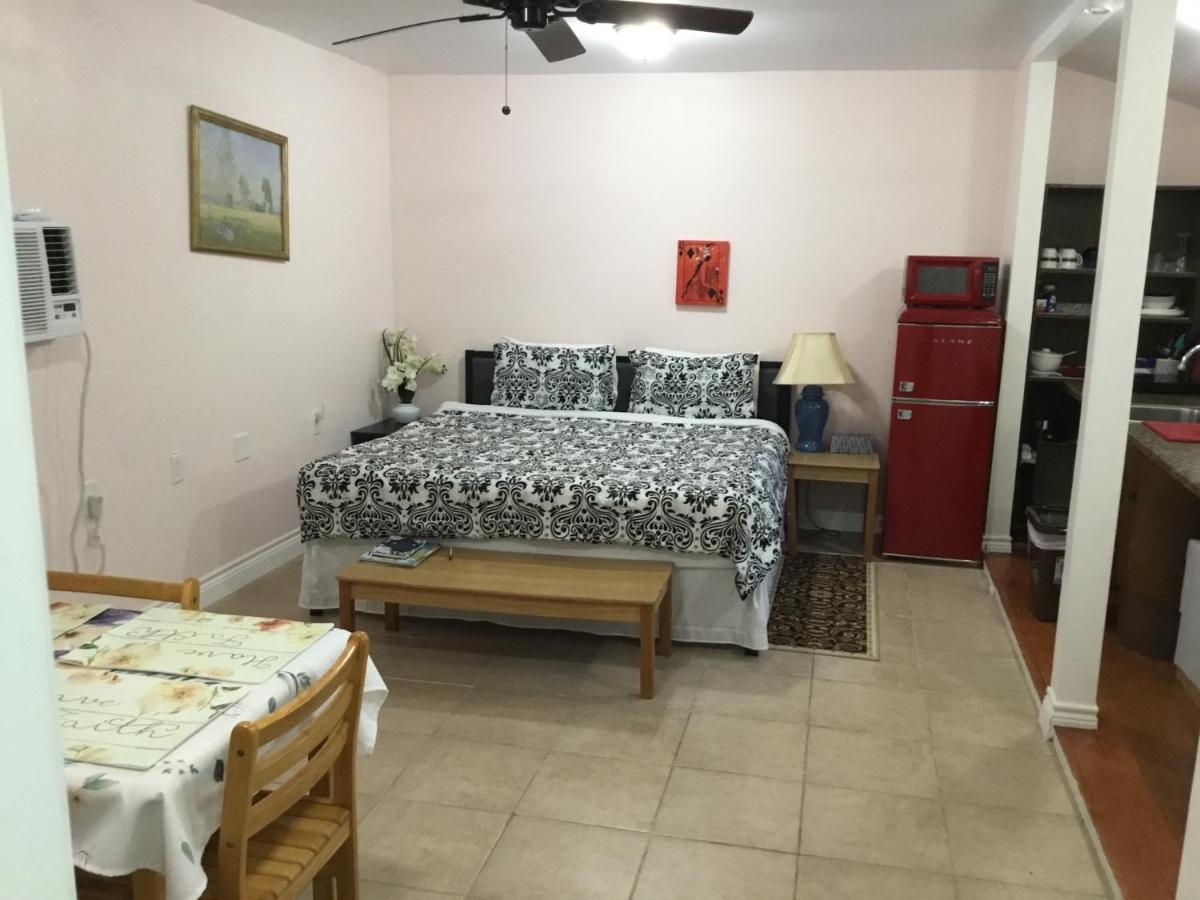 Studio Apartment At Historical House กาลเวสตัน ภายนอก รูปภาพ