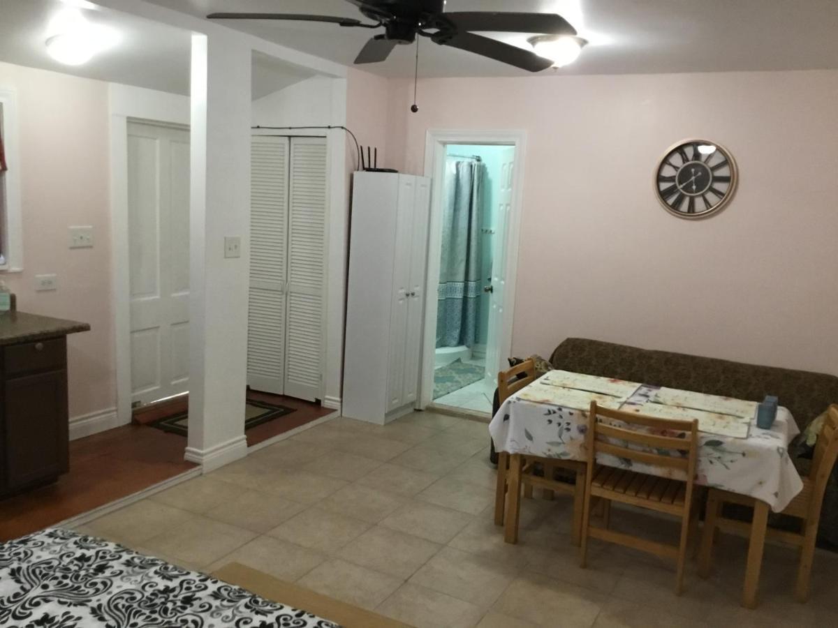 Studio Apartment At Historical House กาลเวสตัน ภายนอก รูปภาพ